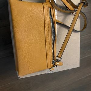 Crossbody purse